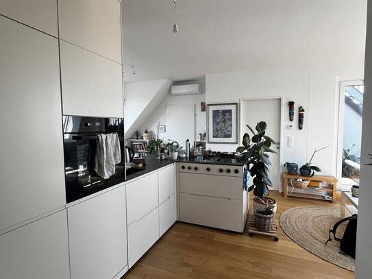 Klimatisierte 2,5 Zimmer Wohnung mit Top- Küchen Ausstattung, Terrasse und Fernblick