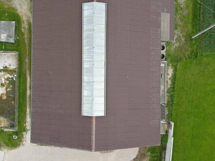 Lager / Halle / Abstellhalle / Innenbereich wird asphaltiert