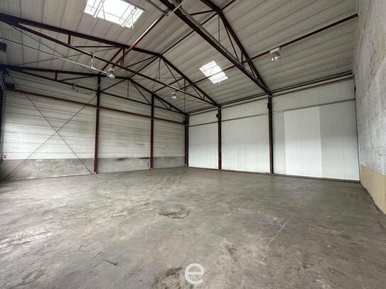 Lagerhalle und Büro in St. Pölten / Unterradlberg mit 1500m² zu vermieten. !Provisionsfrei!