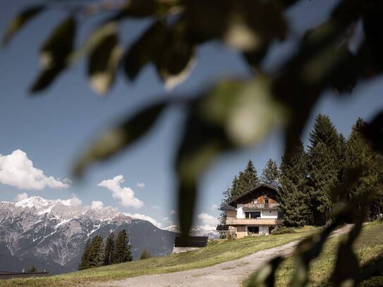 gewidmeter Freizeitwohnsitz auf 1280m mit direktem Blick übers Inntal Richtung Karwendel bis Innsbruck