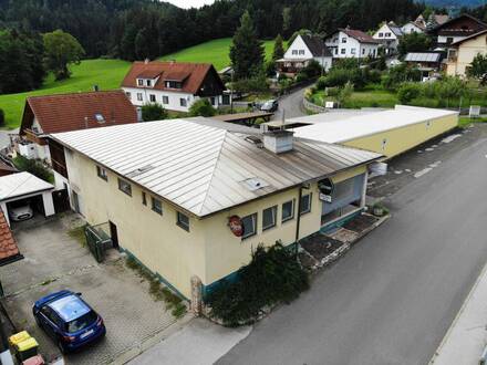 Lukrative Gelegenheit - etablierte Tanzbar mit Parkplätzen, Kegelbahn und Wohnmöglichkeit in Top-Lage