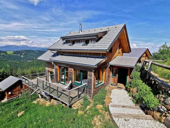 Extravagantes Chalet mit begehrter Freizeitwohnsitzwidmung und kolossalem Panoramablick am Klippitztörl