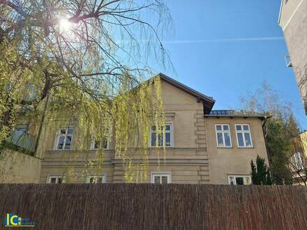 Rarität Stadtvilla bestehend aus Wohneinheit, Büro (Arztpraxis), Garage und Eigengarten