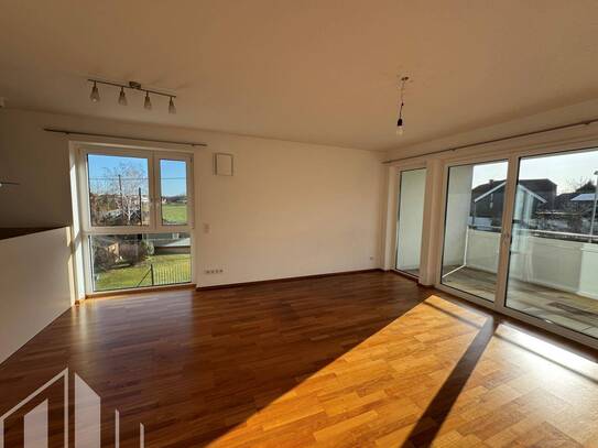 *provisionsfrei* Lichtdurchflutete 3-Zimmer-Wohnung mit Süd-Balkon und 2 TG Stellplätze - Top Zustand