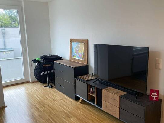 Helle, moderne 2,5 Zimmer-Wohnung in ruhiger Lage