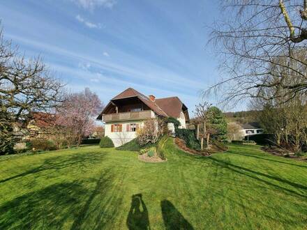 Schönes Einfamilienhaus mit charmantem Garten!