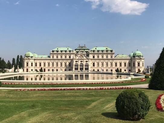 Angeboten wird eine exklusive Dachgeschoss Maisonette im 3. Wiener Bezirk Nahe Belvedere!