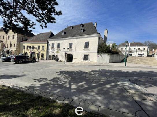 Historisches Anwesen Regenharthaus direkt am Hauptplatz von Perchtoldsdorf zu verkaufen.