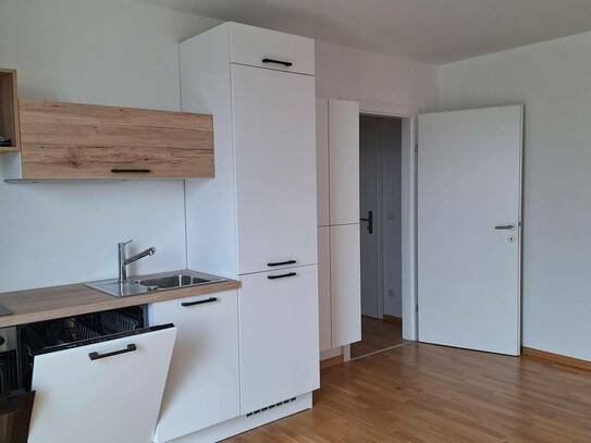 Neue 2-Raum-DG-Wohnung mit EBK und Balkon in Gerasdorf nahe Ubahnstation Leopoldau