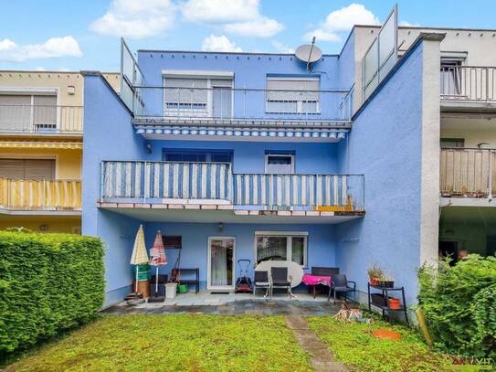 Reihenhaus in Eggenberg. - Süd-Ausrichtung mit großem Potential, Garten und Carport.