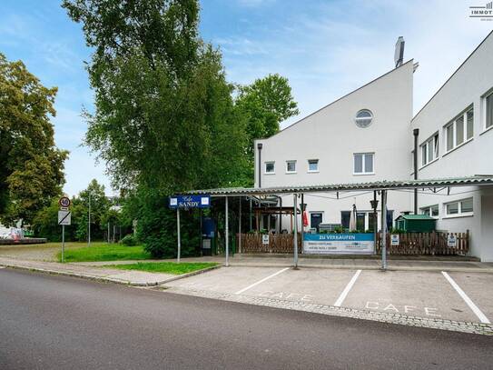 Café in Vöcklabruck wartet auf Ihre Ideen.