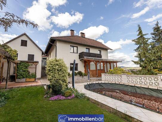 Vielfältig nutzbares Haus mit Traumgarten und Pool