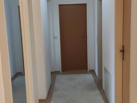 Schöne 3-Raum-Wohnung mit EBK und Balkon in Hargelsberg