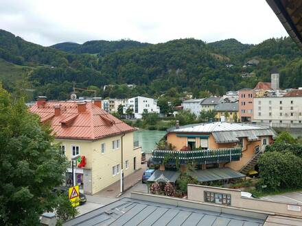 Gründerzeithaus Hallein, Wohnung mit Salzachblick