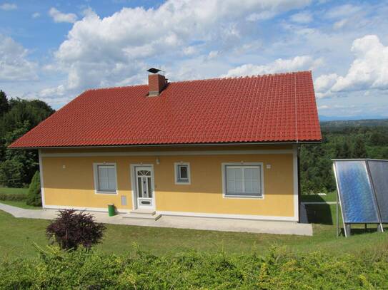 EINFAMILIENHAUS IN RUHELAGE MIT TRAUMHAFTER FERNSICHT IM SCHÖNEN SCHILCHERLAND