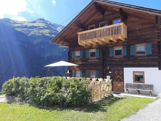 Vermiete wunderschönes Appartement in einem alten Bauernhaus in den Tiroler Bergen!