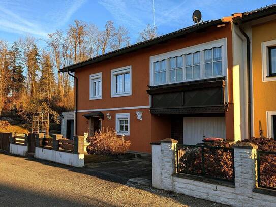 Charmante Doppelhaushälfte am Lachforst: Idyllisch, unverbaubar, direkt am Waldrand