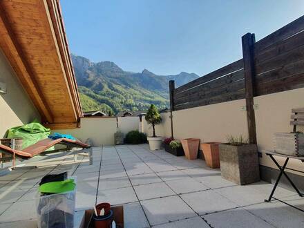 Coole 2-Zimmer-Dachgeschosswohnung mit großer Terrasse und Balkon in Fürstenbrunn