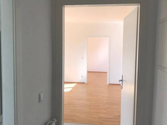 Helle Dachgeschosswohnung in Top-Lage nahe Türkenschanzpark - Provisionsfrei!