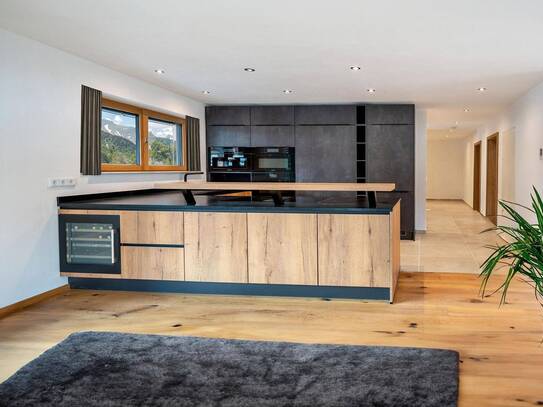Luxuriöse Familiensuite auf zwei Etagen mit Wellnessbereich und Garten in St. Ulrich