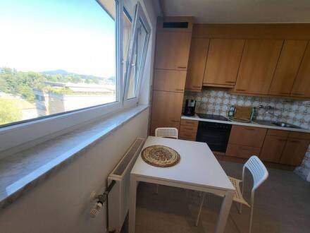 Neu renoviert, sehr ruhig und doch zentral gelegene 2 Zimmer Wohnung