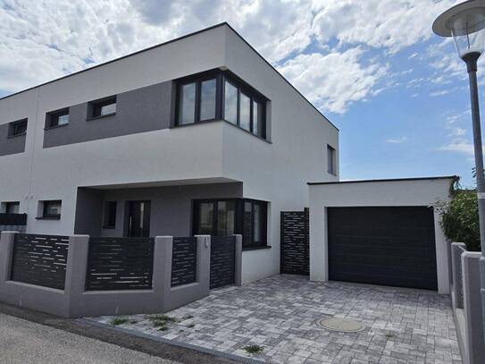 Traumhaftes und schlüsselfertiges Erstbezugshaus mit Garten, Terrasse & Garage in Pottendorf