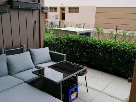 Freundliche 2-Zimmer-Erdgeschosswohnung mit geräumiger Terrasse, neuwertig