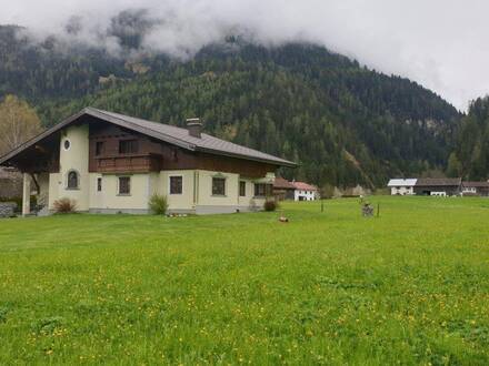 Lechtal in Tirol ... Attraktives Zweifamilienhaus mit vielen Extras im Ski- und Wanderparadies