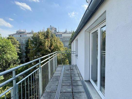 DAS INVESTMENT! FRISCH SANIERT! Prachtvolle und einzigartige Dachgeschosswohnung mit Terrasse und Loggia im 16. Wiener…