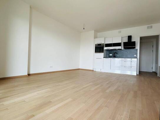 PROVISIONSFREI! HELIO TOWER! ERSTBEZUG! 18. STOCK! 1. ZIMMER MIT 9m² LOGGIA! WEITBLICK! EINBAUKÜCHE.