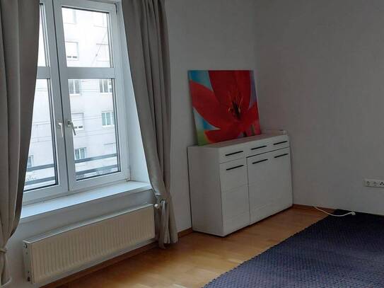 GRAZ bei FH-JOANNEUM: Attraktive 3-Zimmer-DG-Wohnung mit EBK in Graz