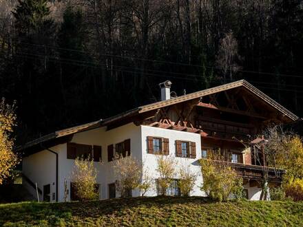 RESERVIERT!!! Einzigartiges Tiroler Landhaus mit über 250m² Wohnfläche & Bergpanoramablick ganzjährig zu mieten!