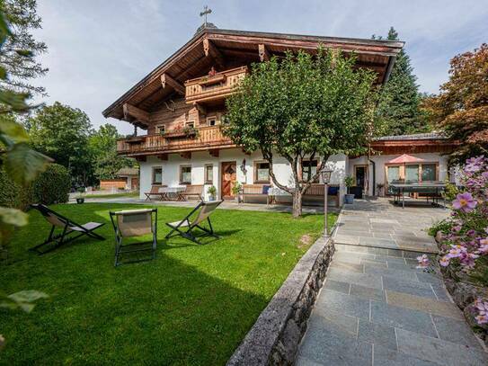 Traditionelles Bauernhaus mit drei Wohnungen im Zentrum von Going am Wilden Kaiser,