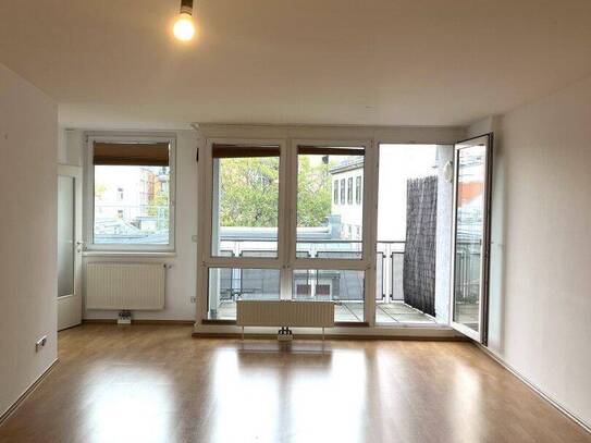 Helle und gut aufgeteilte 3-Zimmer-Wohnung mit Loggia in bester Lage im 7. Bezirk