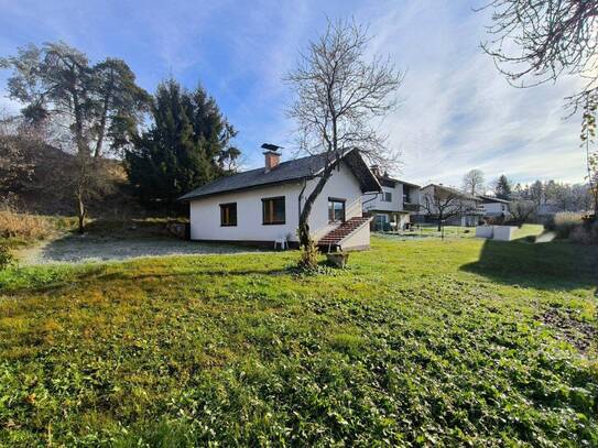 Wunderschönes, sonniges Baugrundstück mit kleinem Häuschen auf ca. 1300m² in TOP-Wohnlage in Kühnsdorf zu verkaufen!