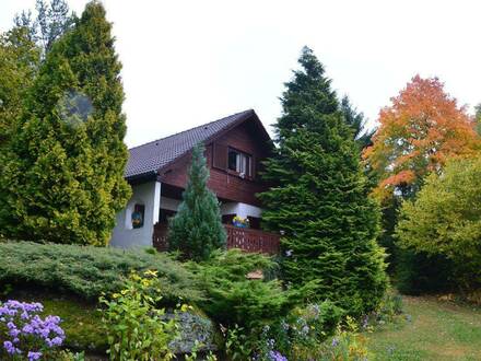 Einfamilienhaus in traumhafter Einzellage und Weitblick von großer Terrasse auf 4750m² Eigengrund