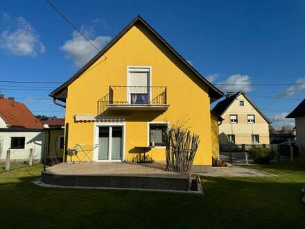 Gepflegtes Einfamilienhaus mit schönem Garten und Pool in ruhiger Lage.