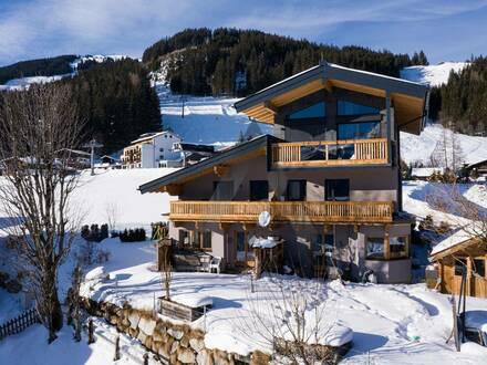 Ski In/Ski Out: Traumhaftes Doppelhaus in sehr sonniger & ruhiger Lage mit touristischer Widmung!