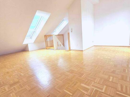 ***Elegante DG-Maisonette ** 2 Innenhofbalkone ** Trendviertel Graz-Lend ** moderne Citywohnung ** für Paare & Studente…