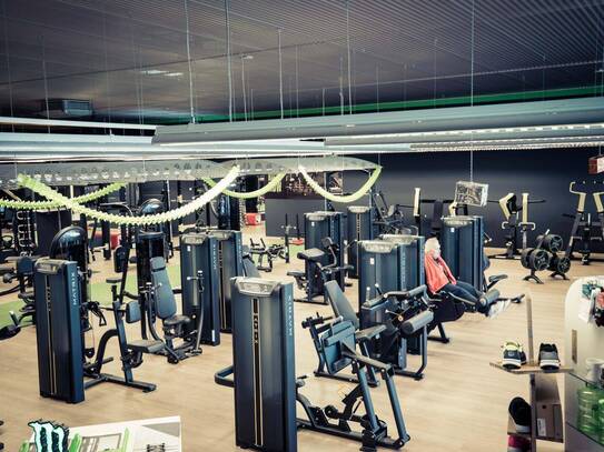 Nachfolger gesucht! Gut geführtes Fitnessstudio sucht neuen Betreiber ...! inkl. sämtlichen Sportgeräten, Gastro uvm. (…