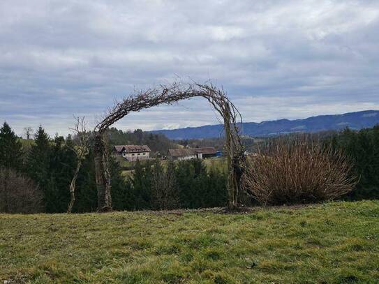 **Im malerischen Naturpark Südsteirisches Weinland** zwischen Schilcherweinstraße und Weinstraße ** atemberaubender Wei…