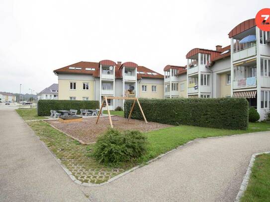 3- Zimmer Wohnung inkl. Loggia und Tiefgaragenparkplatz!