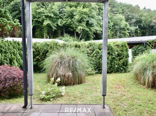 Wohnung mit Terrasse und kleinem Garten.