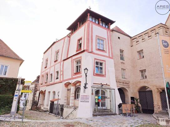 Krems-Altstadt: Historisches Baujuwel - Sgraffitohaus aus dem 13. Jahrhundert