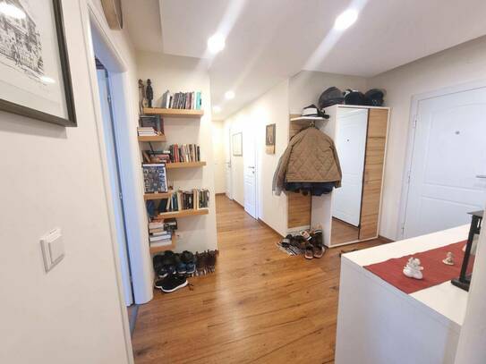 Schöne 4-Zimmer Wohnung mit Loggia und Lift in Aigen zu verkaufen
