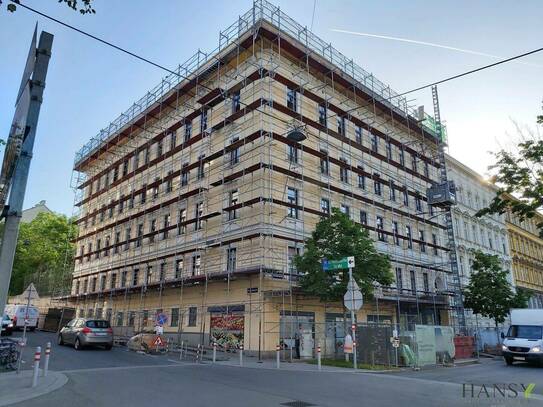 Über den Wolken - Provisionsfreie Maisonette-Dachgeschosswohnung mit 3 Terrassen und Blick auf die Gloriette!