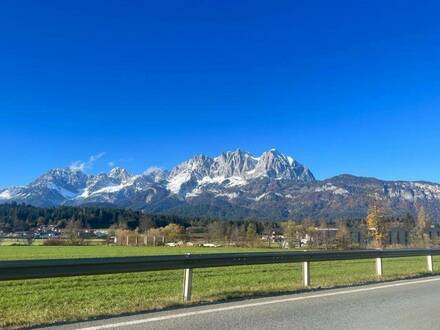 Kitzbühel: Nähe Fußgängerzone! 4 Zimmerwohnung mit Loggia und Fern-/Bergblick