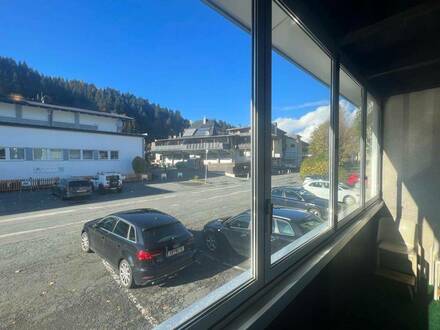 Kitzbühel: Nähe Fußgängerzone! 4 Zimmerwohnung mit Loggia und Fern-/Bergblick