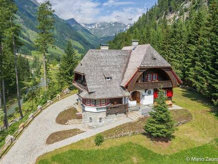 RESERVIERT! Märchenhafte Berg-Stil-Villa auf der Alpensüdseite