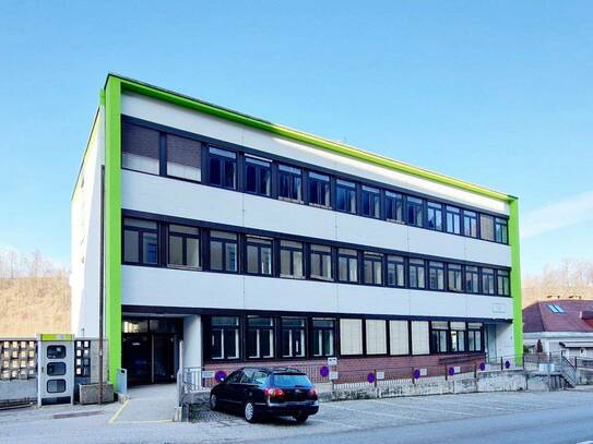 Top Praxis, Büro- und Gewerbeflächen von 63 m² - 553 m² im Zentrum von Lambach zu mieten